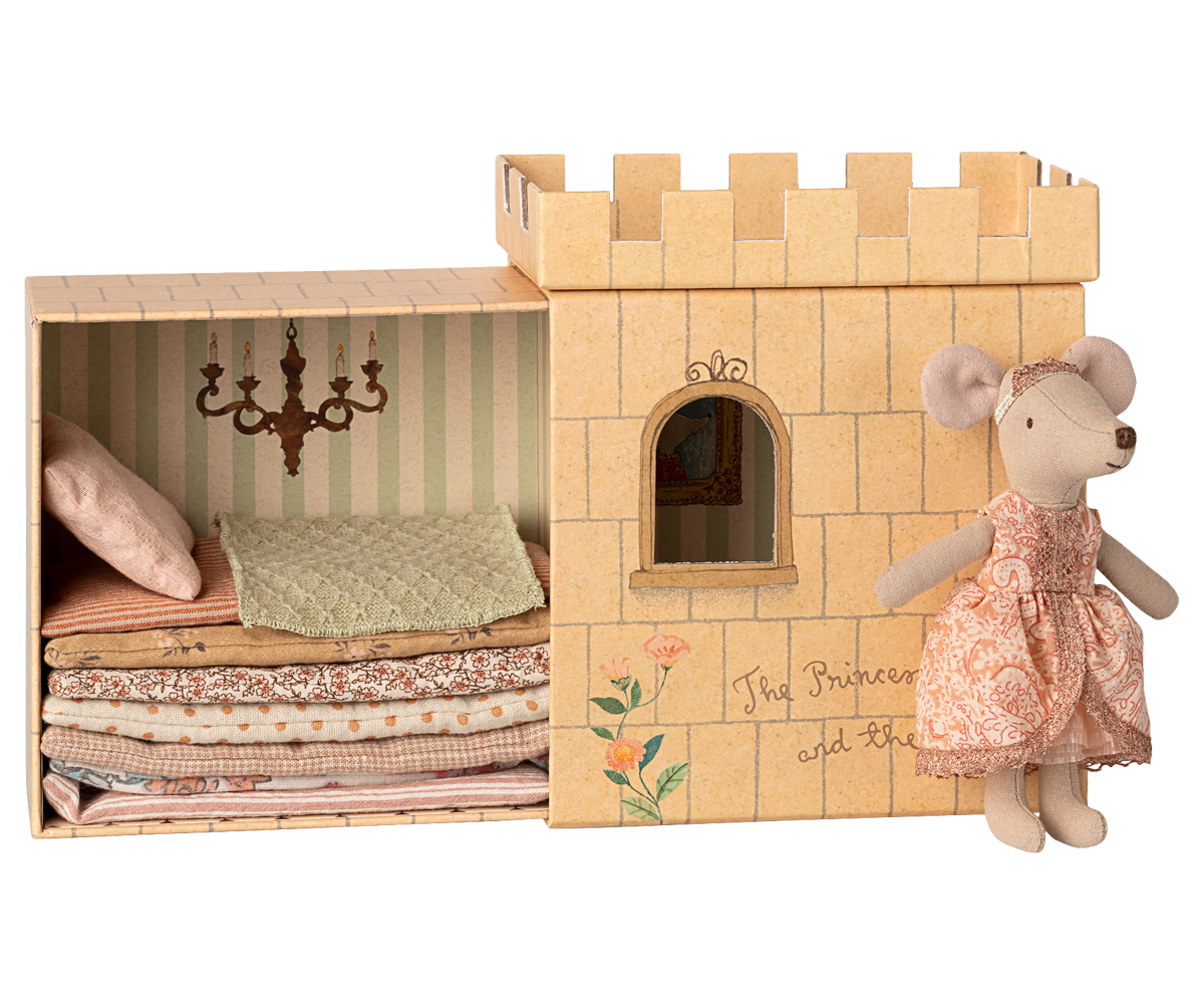Princess and the pea, Big sister mouse
